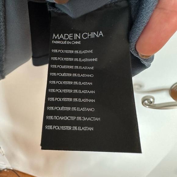 Super cute long sleeved Tunic, never worn, with tags from Club Monaco. - Picture 5 of 6